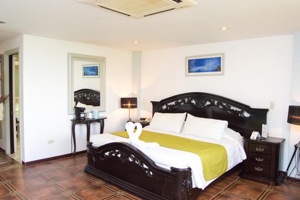La Mansion Inn Manuel Antonio Exterior photo