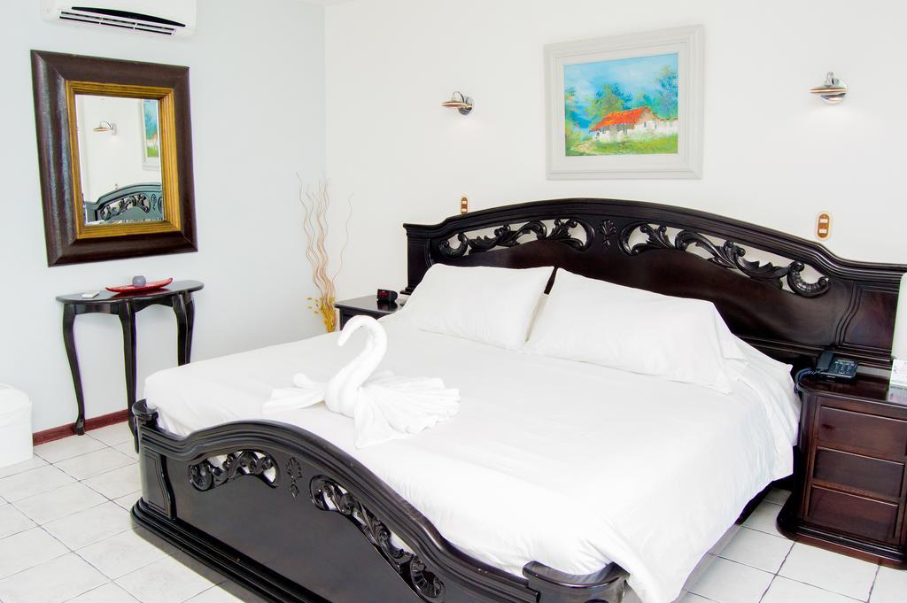 La Mansion Inn Manuel Antonio Exterior photo